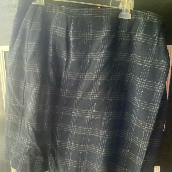 Vintage Plaid Wool Skirt. Navy Blue and white with a hint of silver 20Tall - Picture 1 of 6